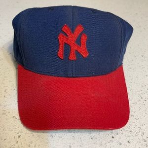 Vintage New York Yankees Fitted Hat 7/14